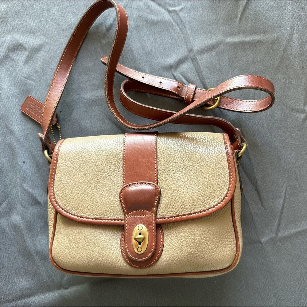 Coach Vintage Sheridan Mayfield Pebbled Leather Bag Taupe